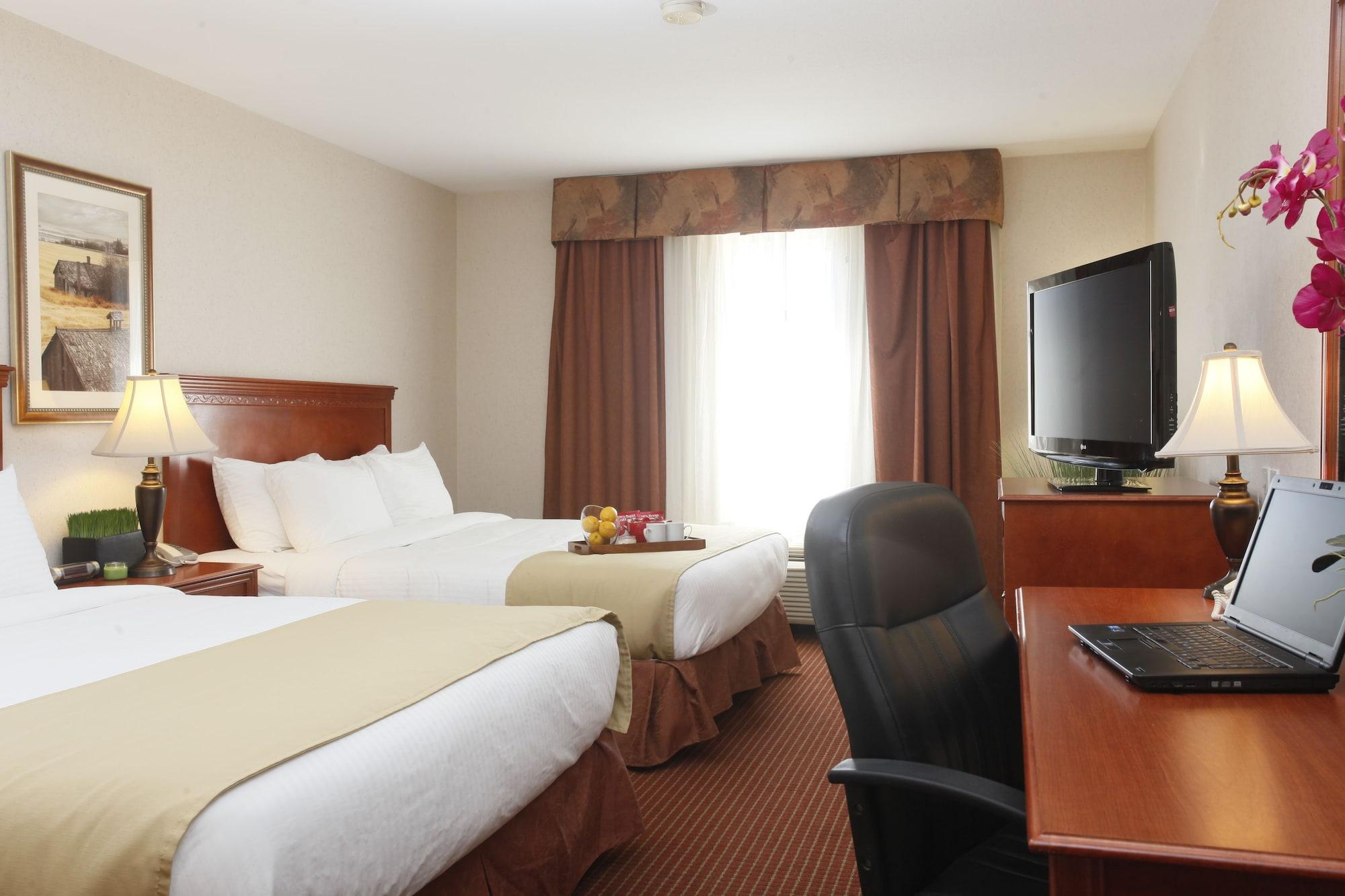 Stonebridge Hotel Досон-Крик Экстерьер фото